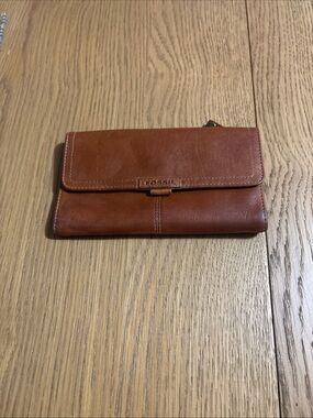 Fossil Rustic Brown Leather Clutch Wallet